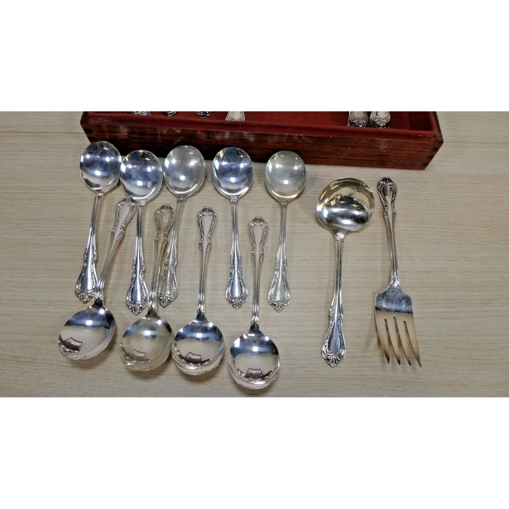 Vintage Wm A. Rogers Silver Overlaid Oneida LTD Silverware Flatware 86 Piece Set